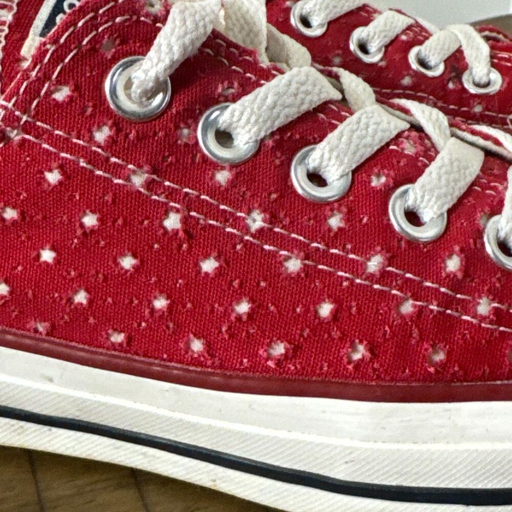 Converse All Star Red Star Print Sneakers Womens 7 4th of July Americana Casual - Picture 2 of 10